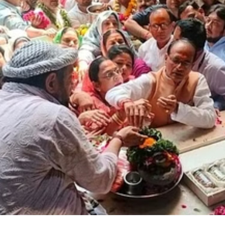 मध्य प्रदेश के मुख्यमंत्री शिवराज ने सपत्नीक किए भगवान बांके बिहारी के दर्शन