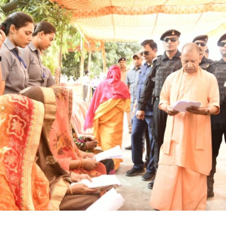 मुख्‍यमंत्री योगी ने गोरखपुर प्रवास में तीसरे दिन भी लगाया जनता दर्शन